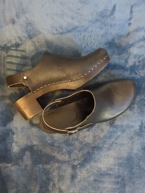 Bryr Daphne Clog In Monochrome Black, Size 10